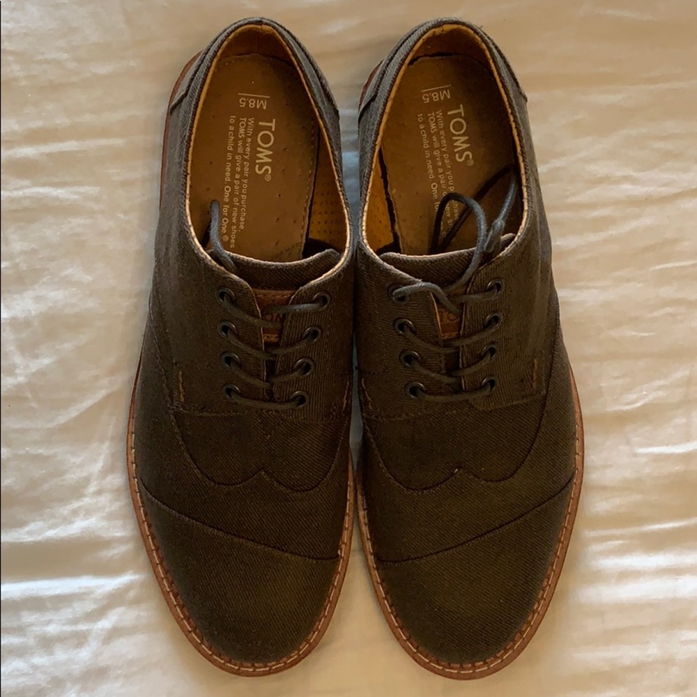 Toms M8.5 Dress Shoe
